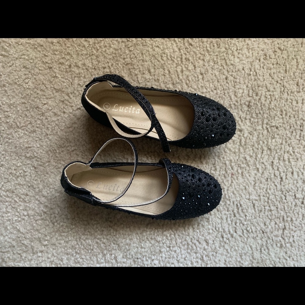 Dressy black shoes Size 4